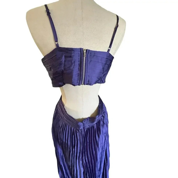 Lulu’s Purple Got the Glam Pleated Cutout Maxi Dress Size Medium - Picture 8 of 9
